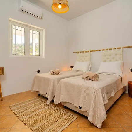 בית נופש Anemos House *