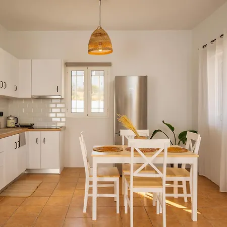 בית נופש Anemos House *