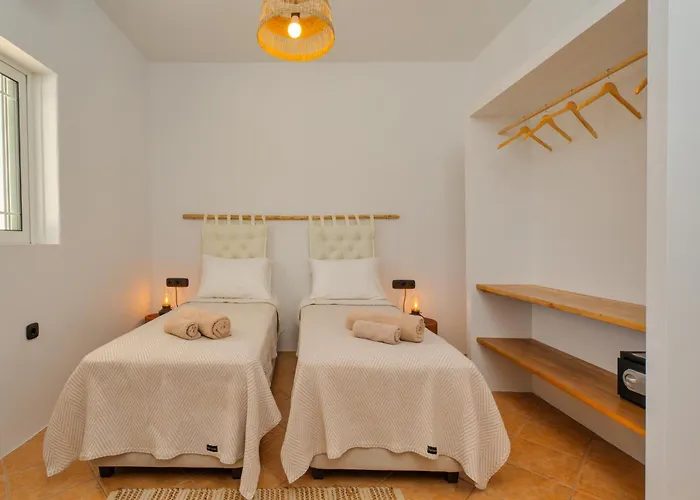 Anemos House * イオス島 チョーラ